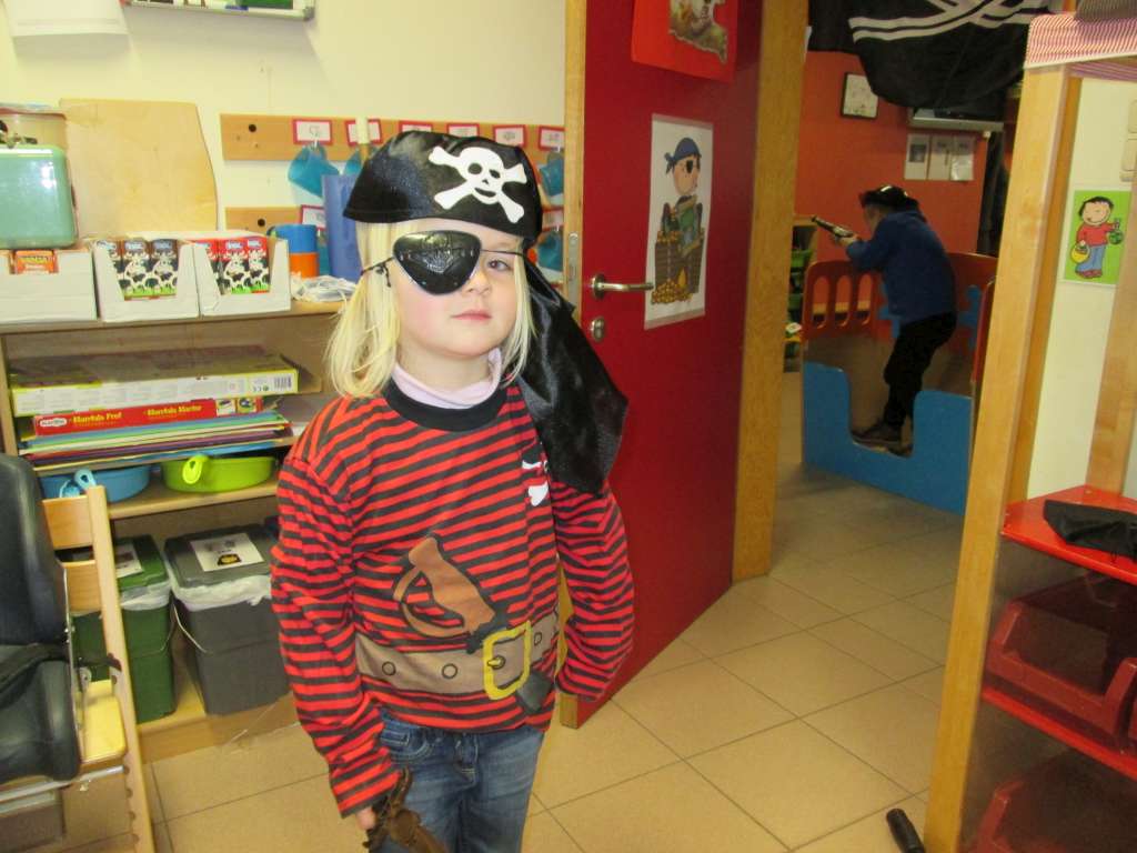 2KB Wij zijn piraten van de zee