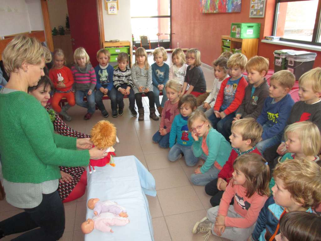 2KABC Samen spelen en met arme Robby delen