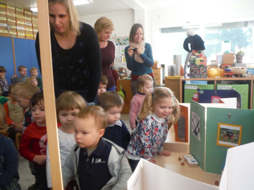 1PAB Tafelpoppenspel Nijntje in het museum