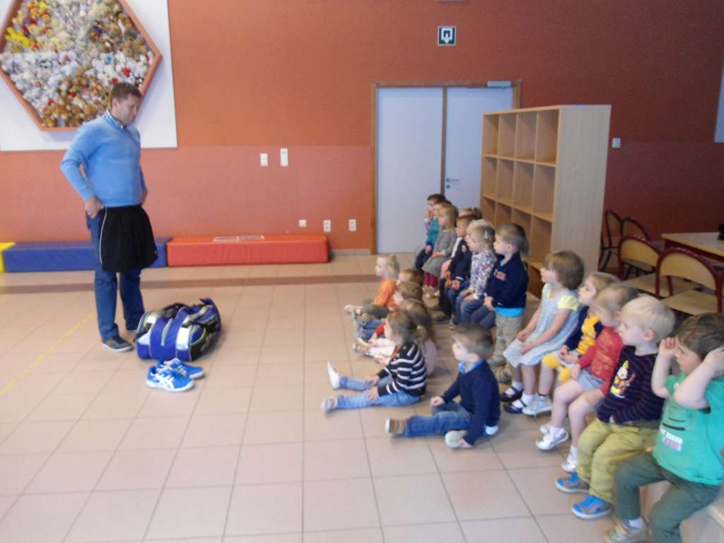 1PB Papa van Kobe op bezoek