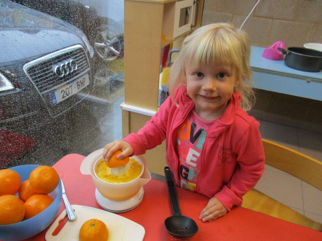 1KC Met mama in de keuken