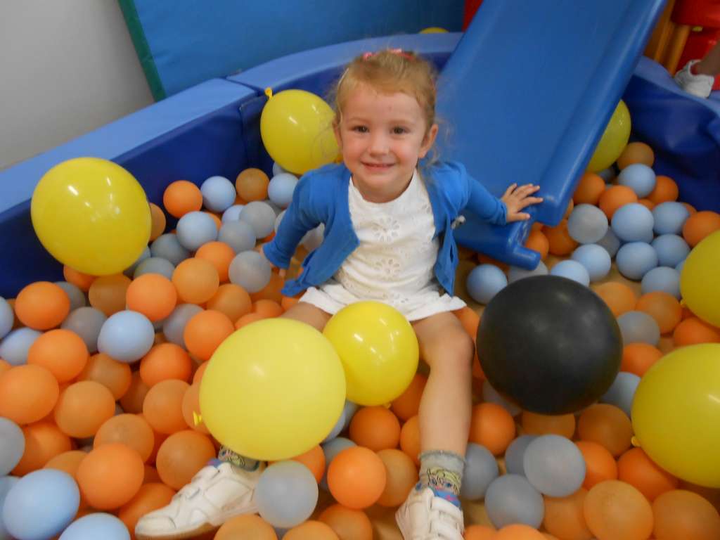 1KB Spelen met ballonnen