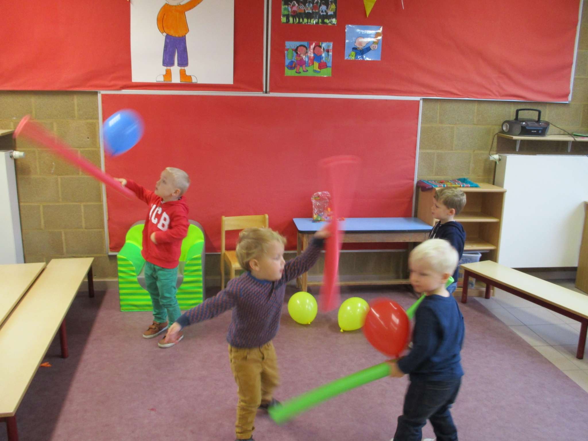 1KABC Spelen met ballonnen in de zonneklas