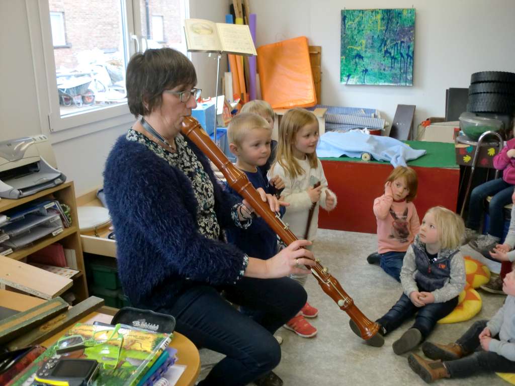Muziekinstrumenten leren kennen in de zonneklas