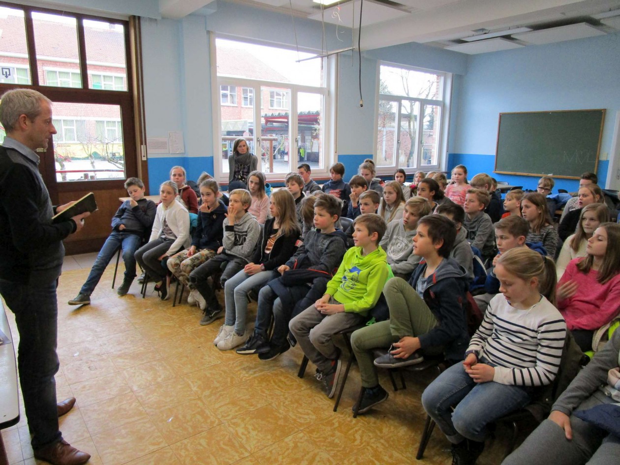 5ABC Auteur Luc Embrechts op bezoek