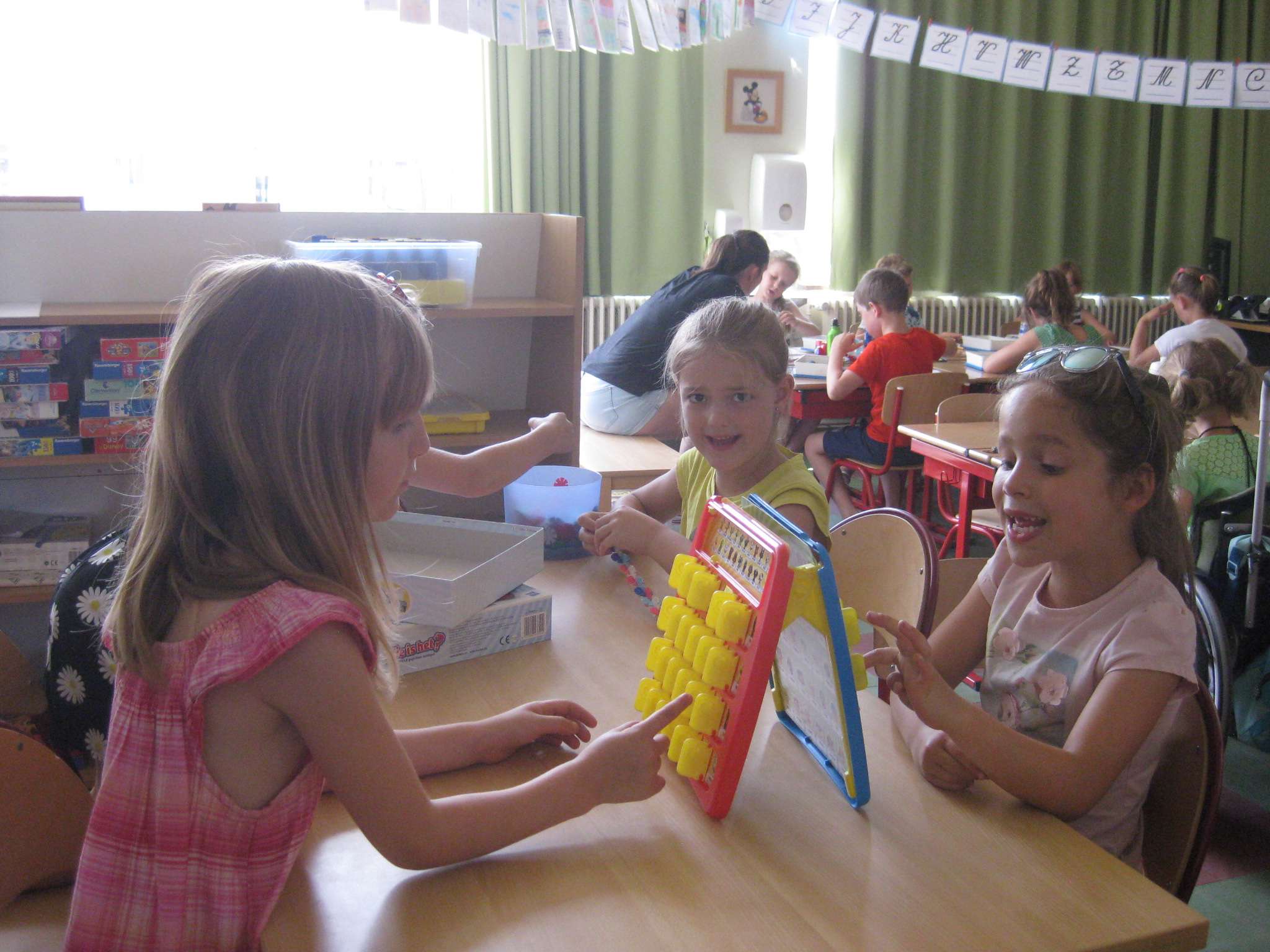2B Leerlingen van 1B op bezoek