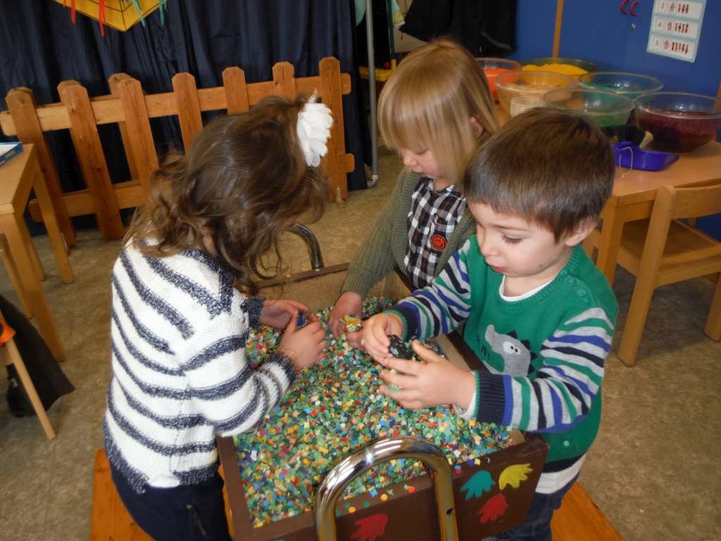 1PA Zoeken in de confetti in de zonneklas
