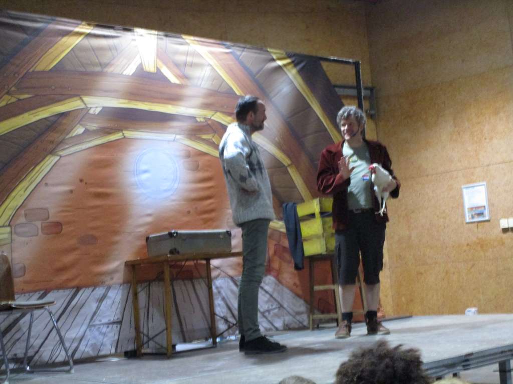 4ABC Toneelvoorstelling tegen pesten met Jo en kip Curry