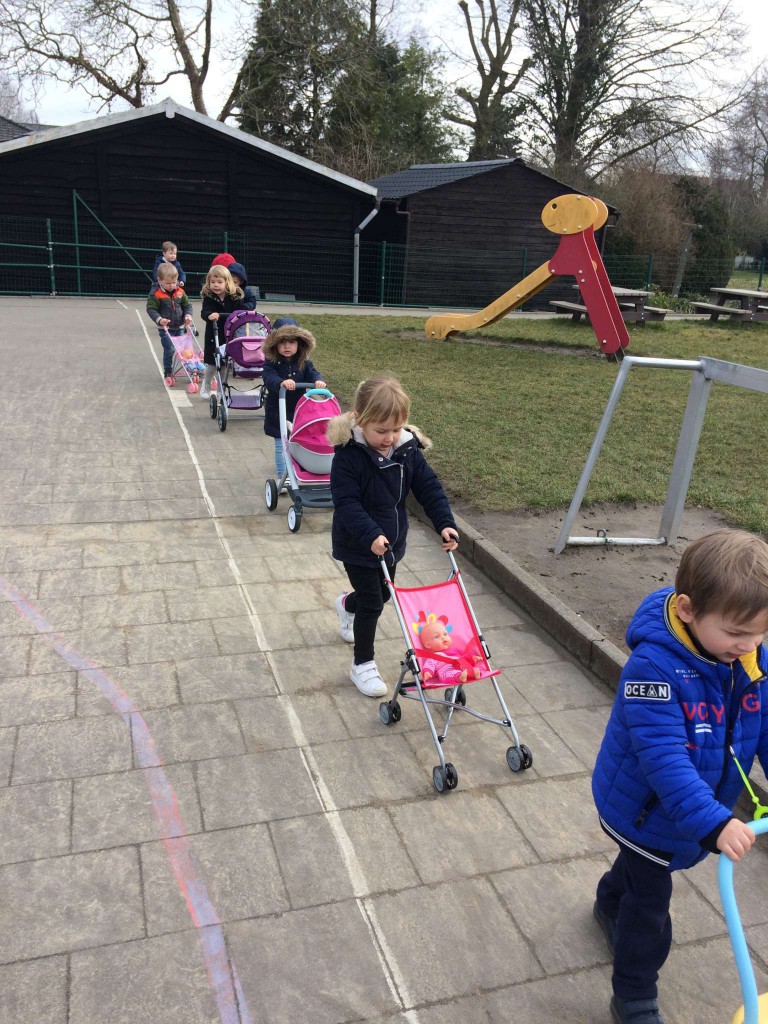 1PA Op wandel met onze baby’s