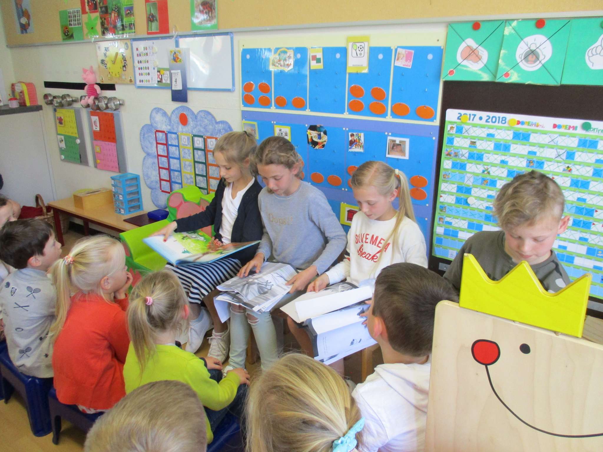 4C Voorlezen bij de kleuters