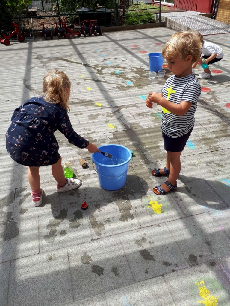 1KB Schilderen met water in de zon