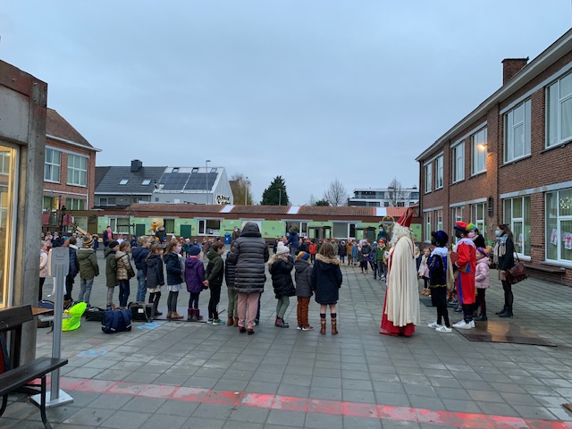 Sint en pieten op bezoek op Sint-Jozef