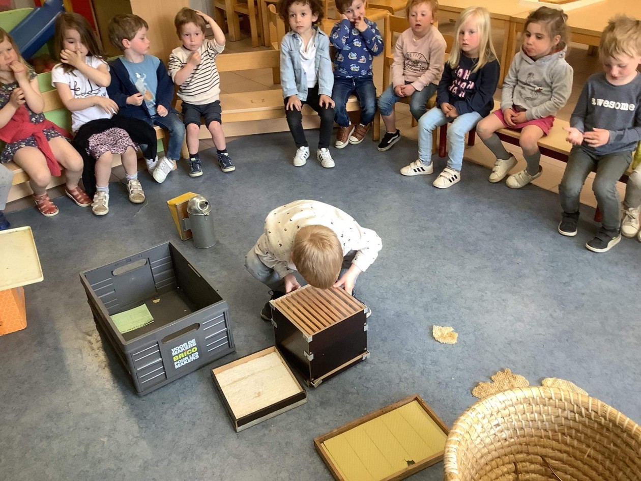 1KC Zoem, zoem, zoem, een bijtje zoekt een bloem