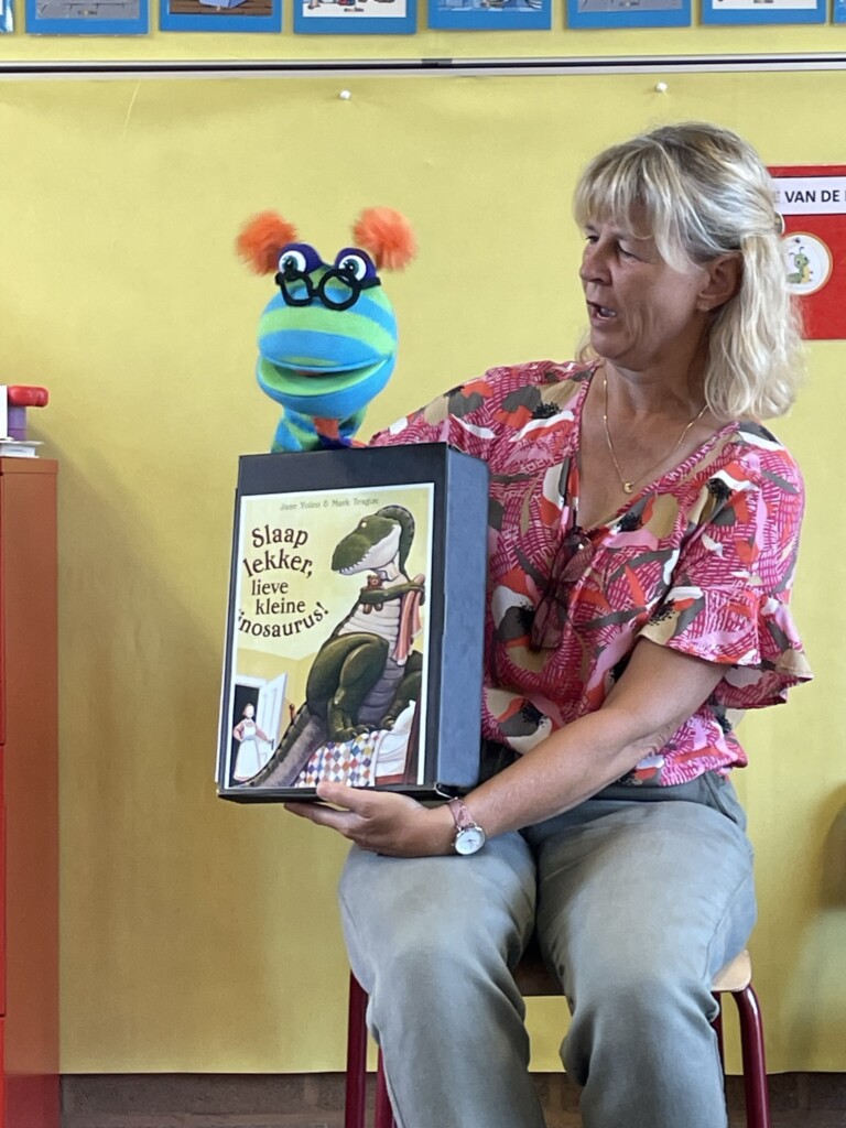2KA Bezoek van Bjorn de boekenworm