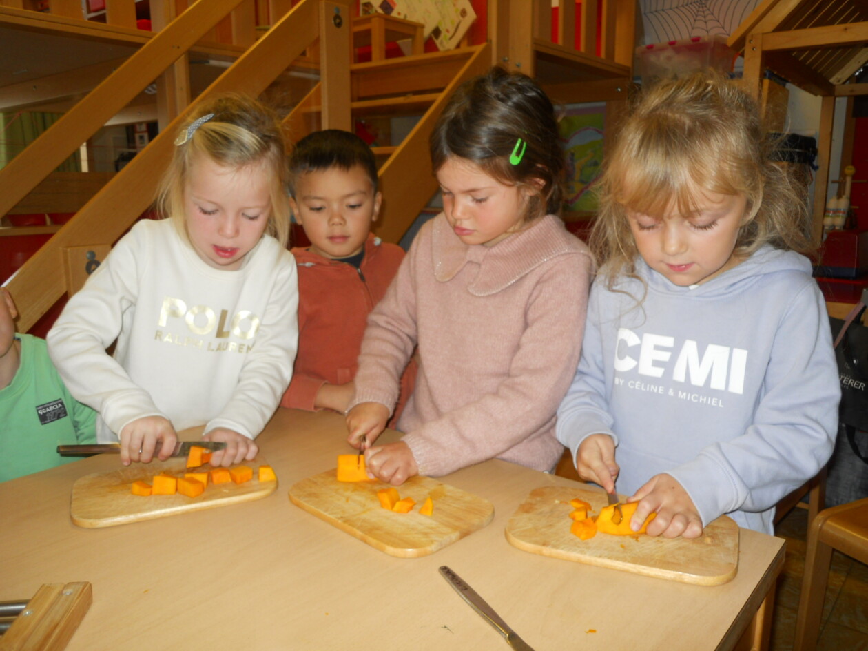 3KB Genieten van het winkelen in de winkelhoek