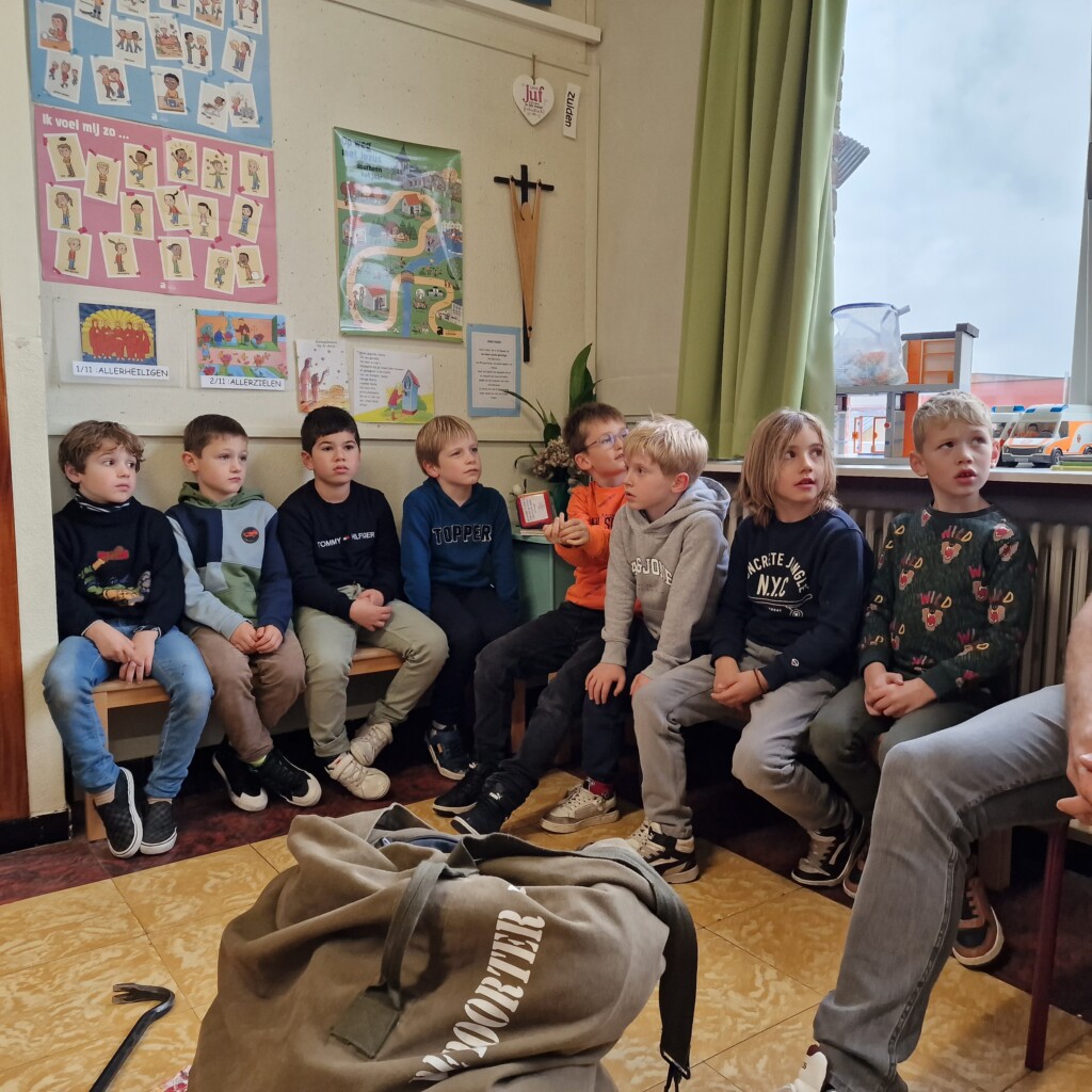 2A Brandweerman Kristof op bezoek
