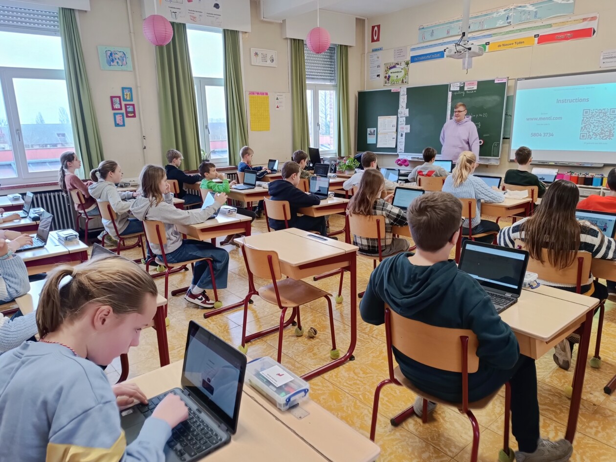 6ABC Surfen met de helm op