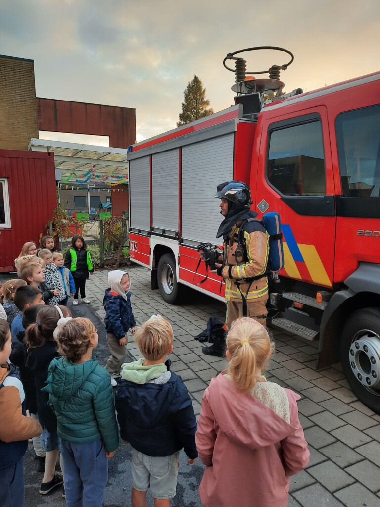 2KB Brandweerman op bezoek