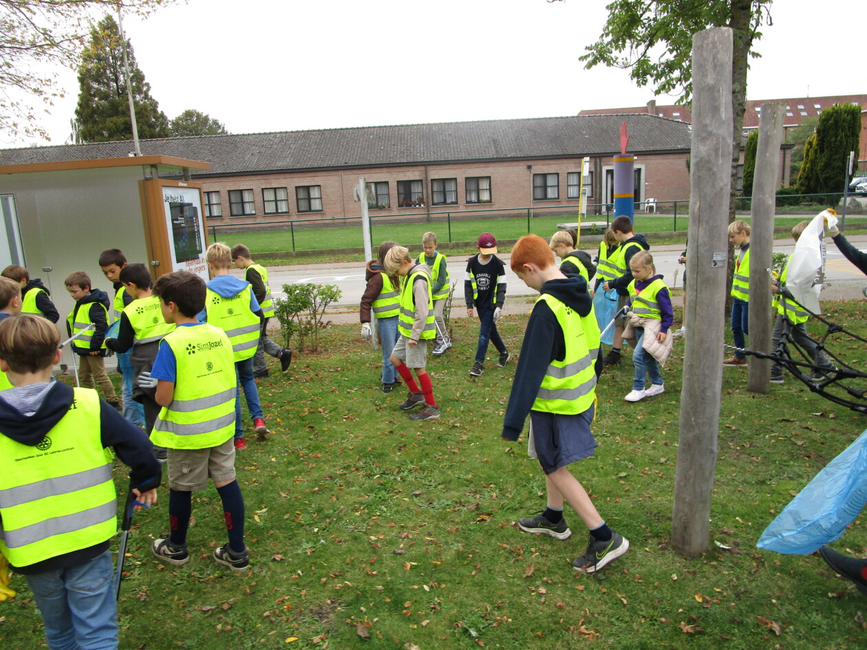 4ABC Zwerfvuil rapen