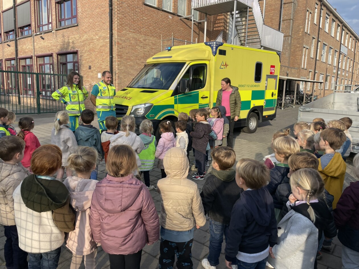 2KA Een kijkje in de ziekenwagen