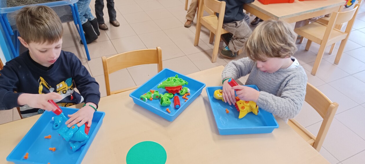 1KC Wie heeft er schrik van een dino zoals ik?
