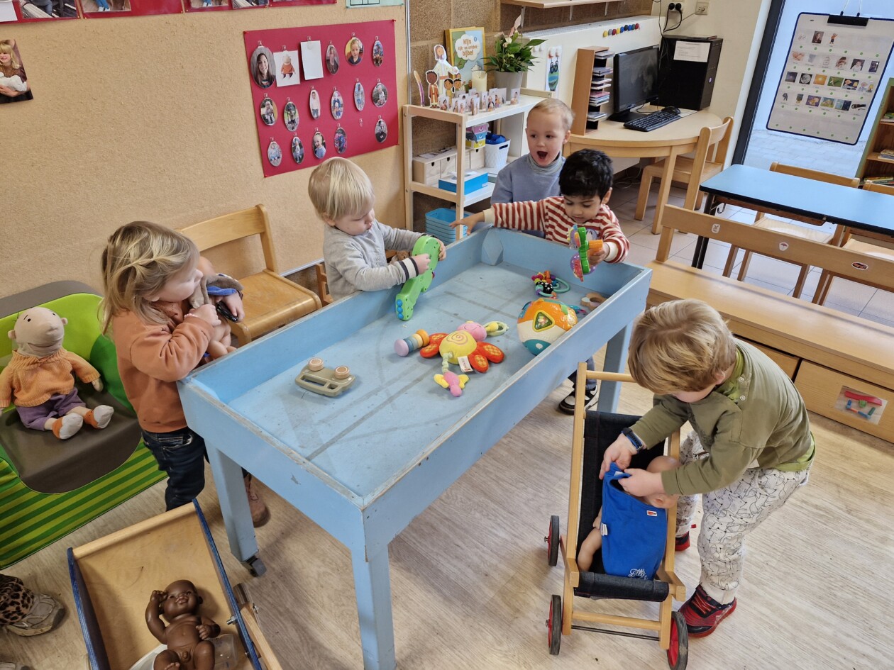 1PA Jules heeft een dikke buik