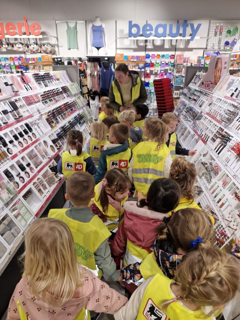 2KA Op stap naar de winkel